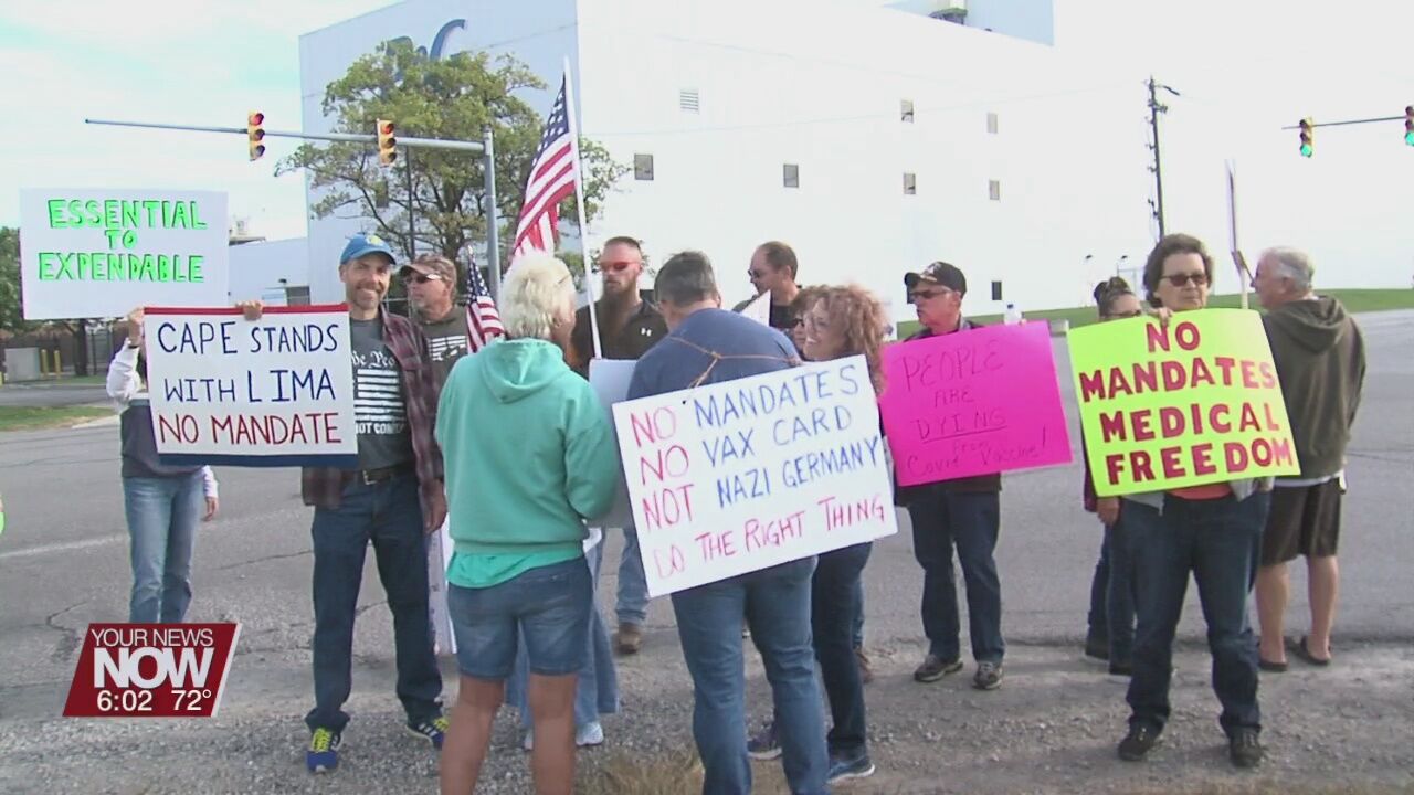 Medical freedom group holds protest outside P&G Lima to support employees